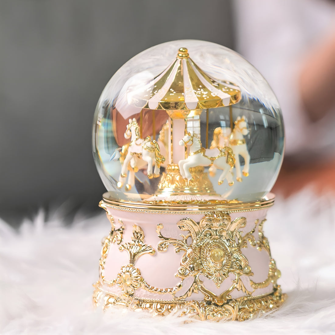 ODM Custom Resin Snowball Music Box Light Music Box Snow Globe with Love Style for Decor Products
